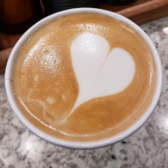 Meet your Posher, Katy - Picture 4 of 5